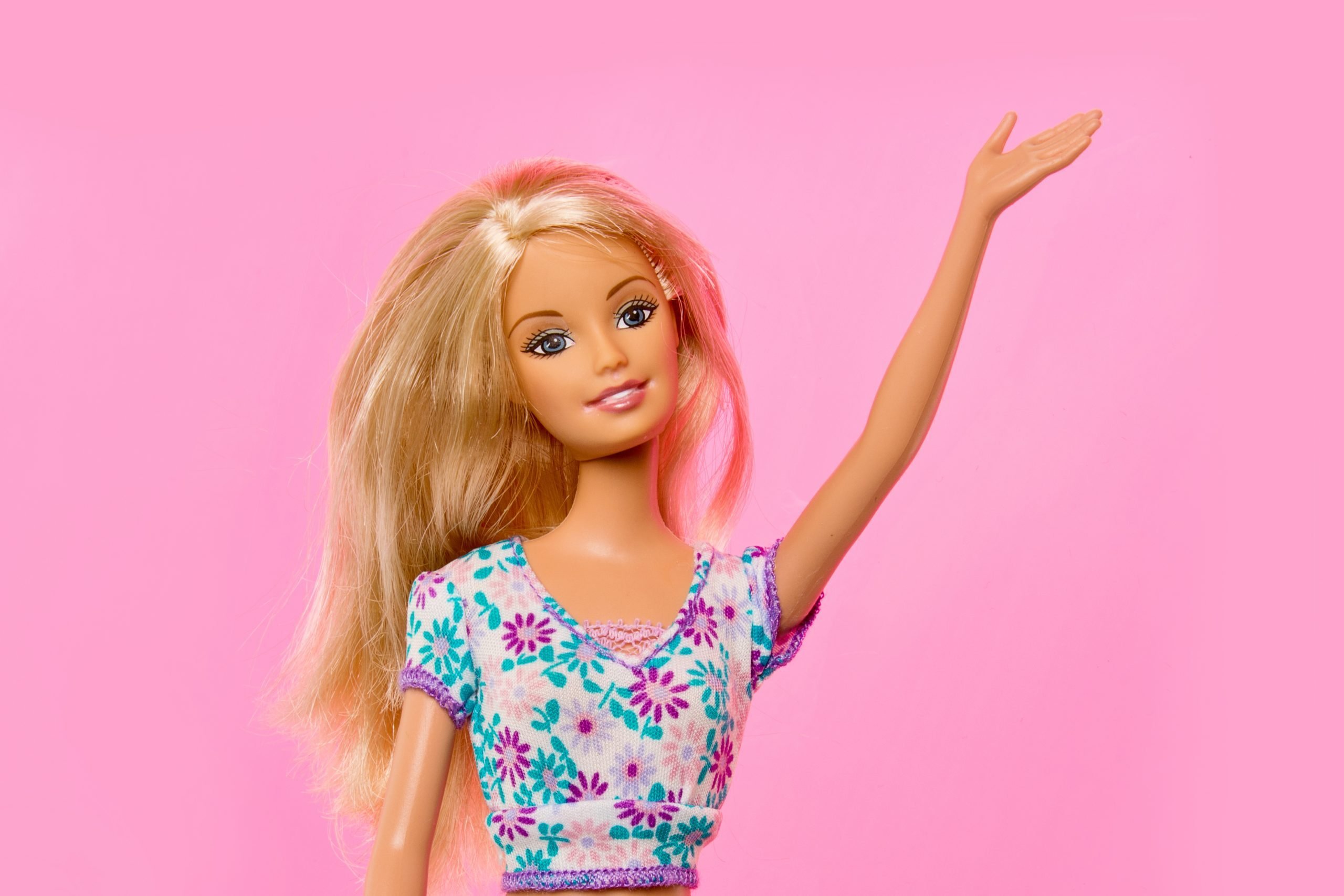 barbie-llega-al-cine-ve-qui-n-interpretar-a-la-mu-eca-y-a-ken-viva