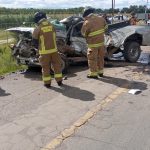 No hizo alto en la carretera y se lo llevó un trailer  