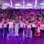 Marisol y Esteban llevan música, baile y tradición a los duranguenses con la primera “Callejoneada Rosa”