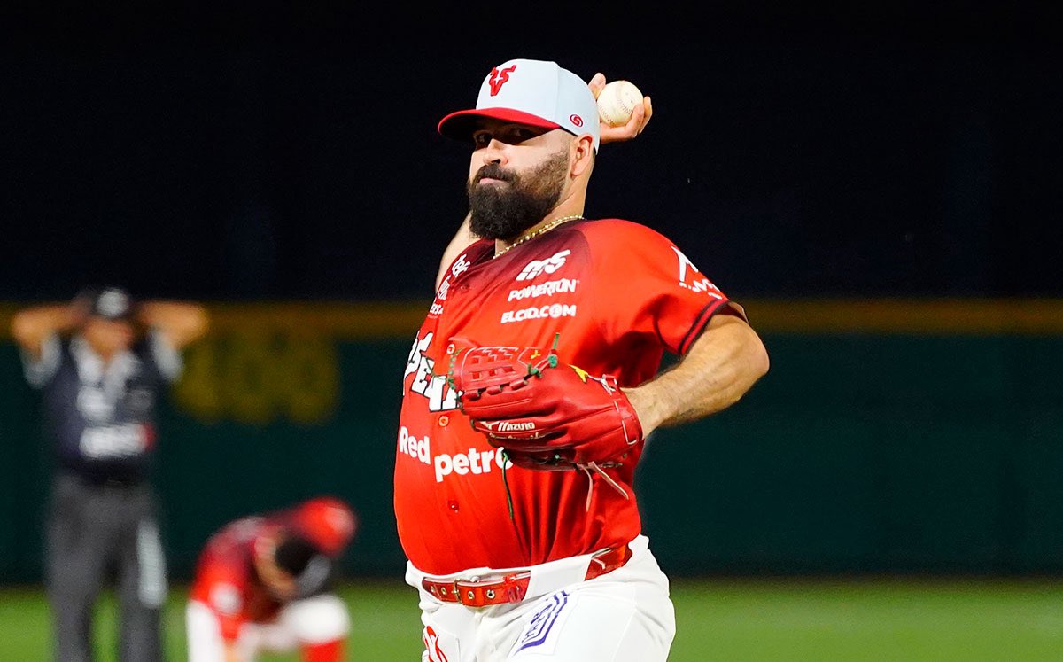 Urquidy, con experiencia en Grandes Ligas, se integra al roster escarlata con el objetivo de fortalecer la rotación en una fase clave del campeonato