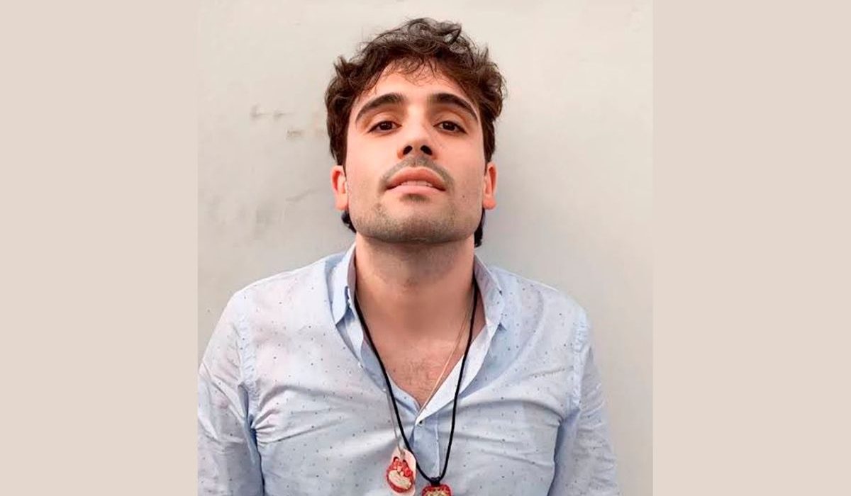 De acuerdo con la información, la nueva reprogramación ocurre mientras Guzmán López permanece bajo custodia de autoridades federales estadounidenses