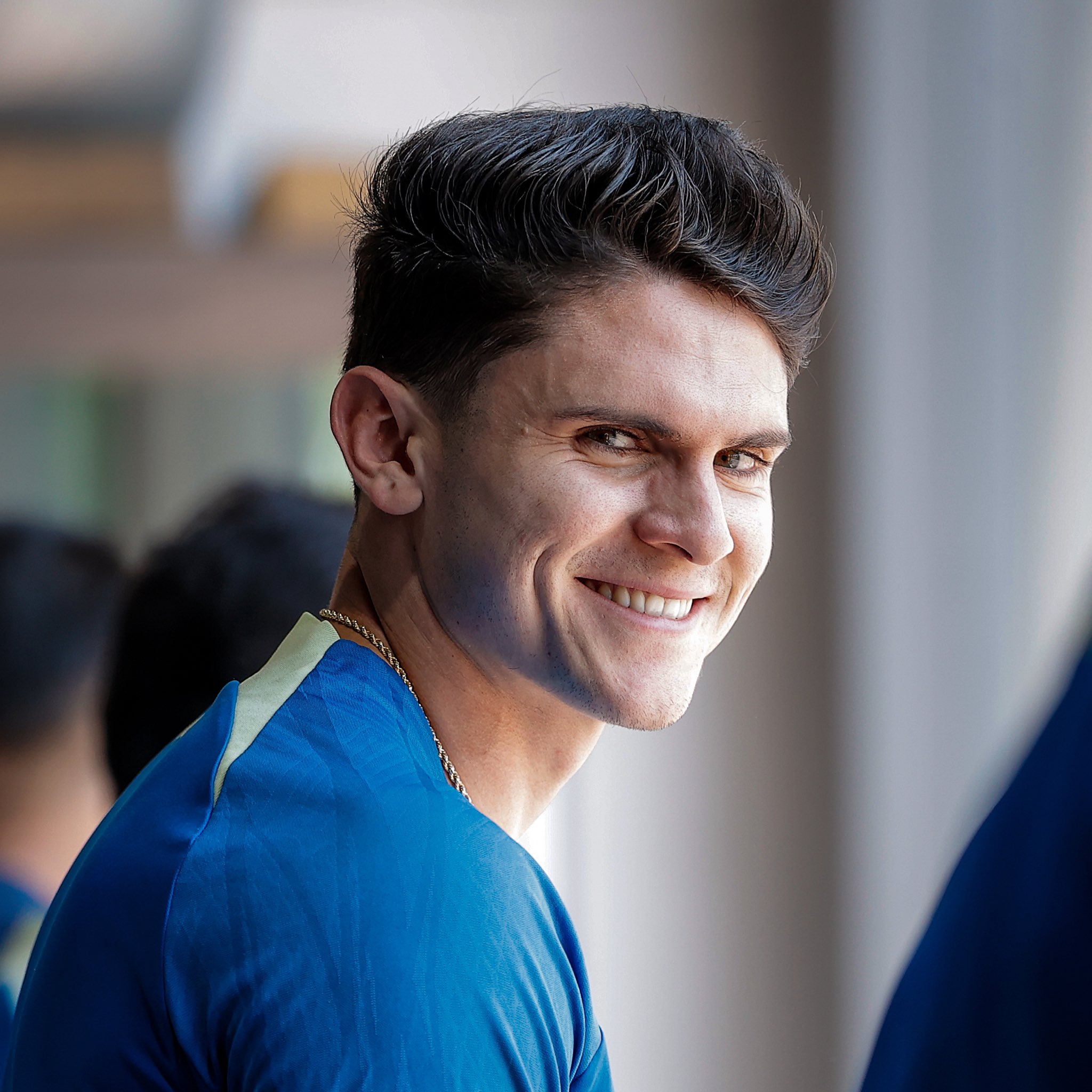 Según el comunicado difundido por el equipo azulcrema, Reyes presenta una lesión muscular en el oblicuo externo y el serrato anterior derechos