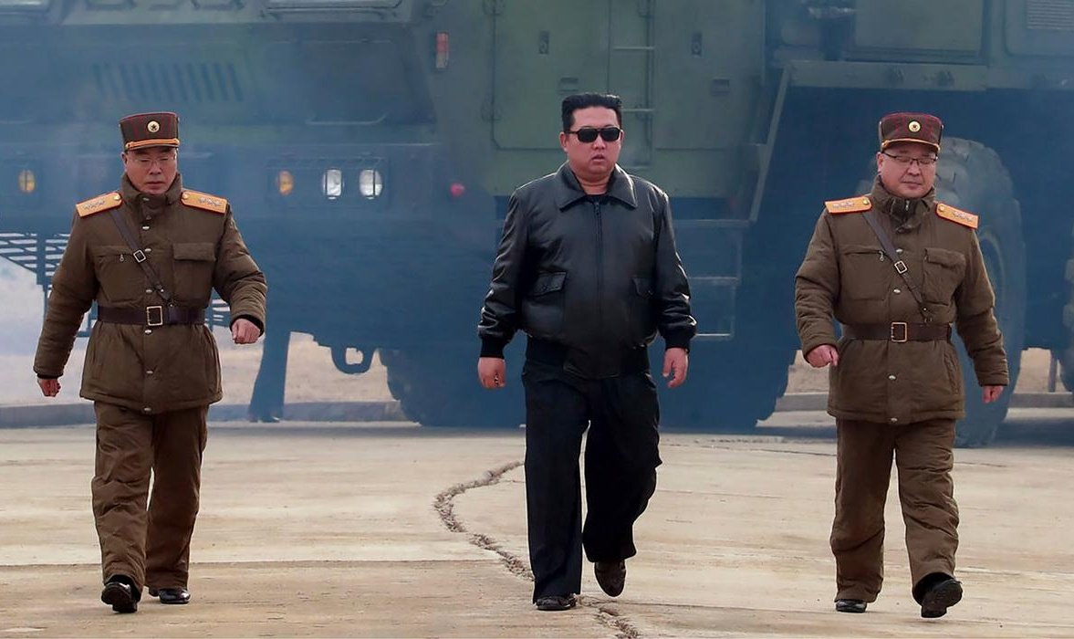 Kim Jong Un reafirma que Corea del Norte busca ser una potencia nuclear permanente, elevando tensiones internacionales y desafíos diplomáticos.