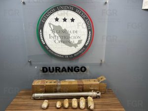 Descubren cargamento de heroína y metanfetamina oculto en paquetería de autobús en Durango