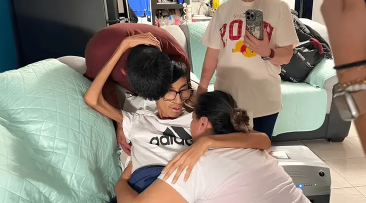 Hoy, miles de personas recuerdan al joven como un símbolo de resiliencia, amor filial y esperanza.