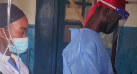 De acuerdo con los CDC, el médico estadounidense estuvo expuesto al virus como parte de sus actividades en la República Democrática del Congo.