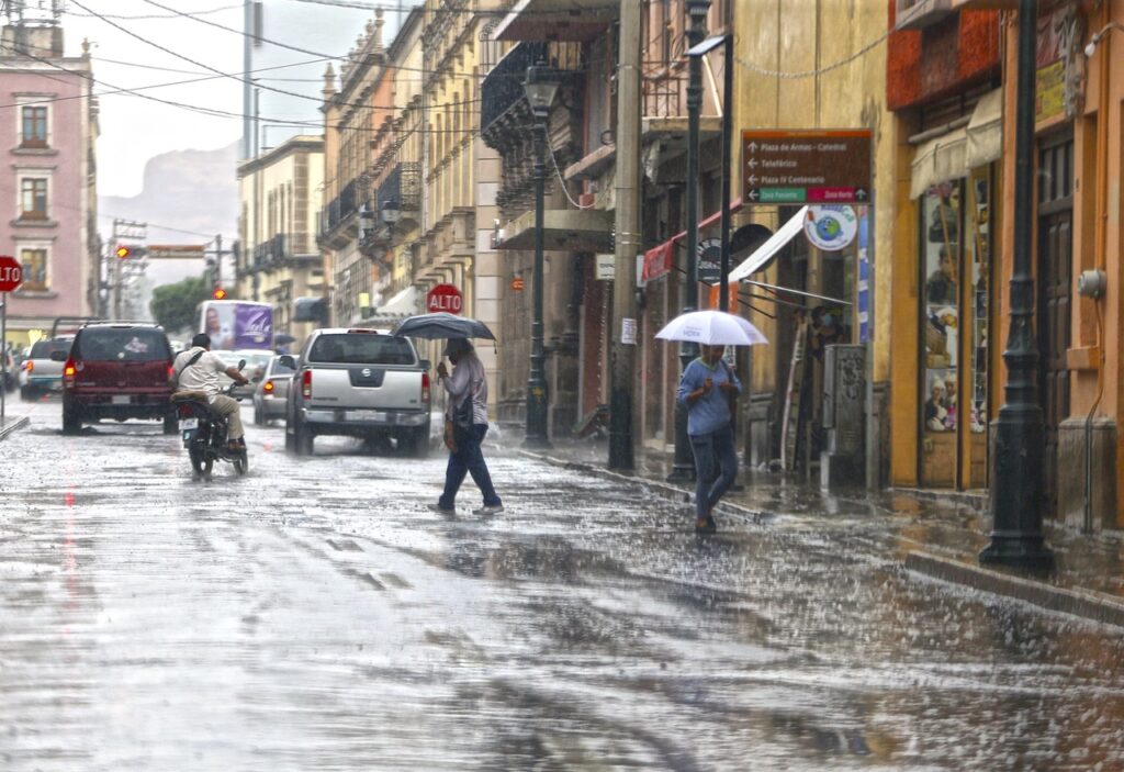 Además, el frente frío 50 y el ingreso de humedad del Pacífico favorecerán ambiente fresco durante mañana y noche.